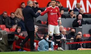 C罗女友怒批教练